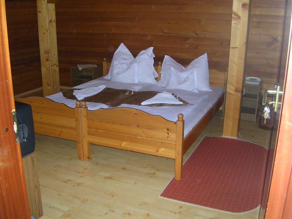 Bed and Breakfast Alpokalja Panzio Etterem Кесег Номер фото